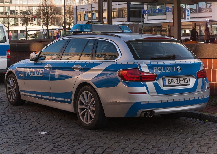 Radiowóz niemieckiej Bundespolizei Incydent w Venlo. Tak Niemcy podrzucają migrantów Holendrom