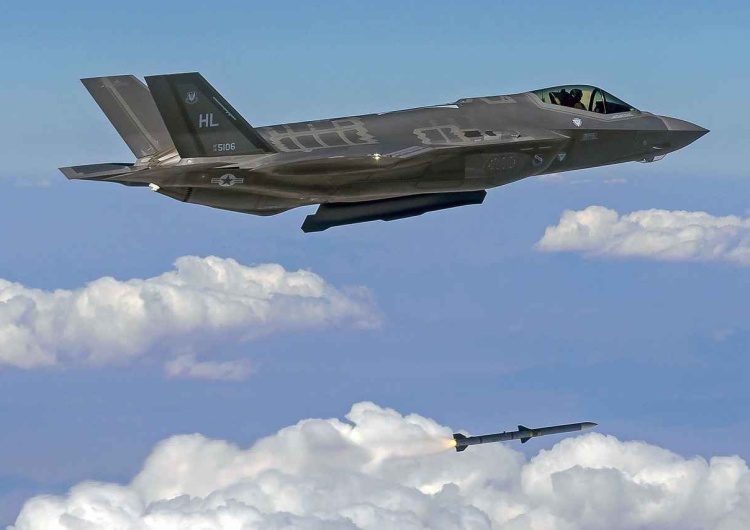 Samolot bojowy F 35 Estonia chce przyjąć myśliwce NATO. Jest reakcja Moskwy