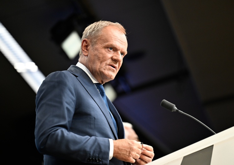 Donald Tusk Tȟašúŋke Witkó: Polacy przechodzą terapię bólowo-wstrząsową