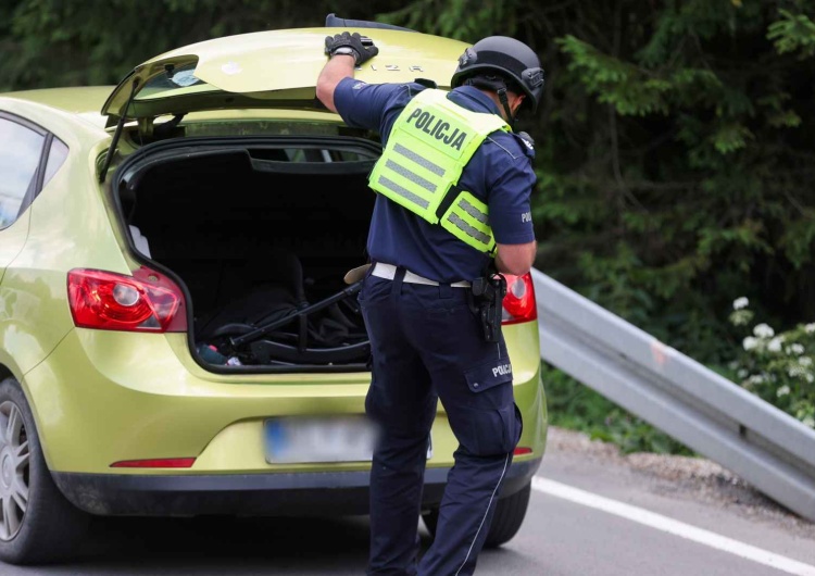 Obława na podejrzanego Tadeusza Dudę. Znowu strzelanina w Starej Wsi. Policja o poszukiwanym: