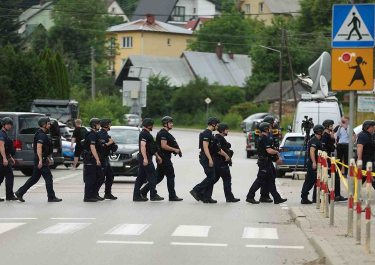 Obława w Starej Wsi Dlaczego ścigany ze Starej Wsi wrócił pod dom?
