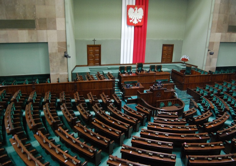 Sejm RP W Sejmie pół miliona podpisów w obronie religii i etyki w szkole