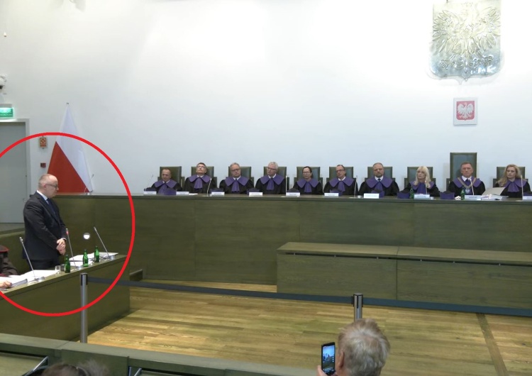 Posiedzenie Izby Kontroli Nadzwyczajnej i Spraw Publicznych Sądu Najwyższego Bodnar przybył na posiedzenie Izby Kontroli Nadzwyczajnej i Spraw Publicznych. 