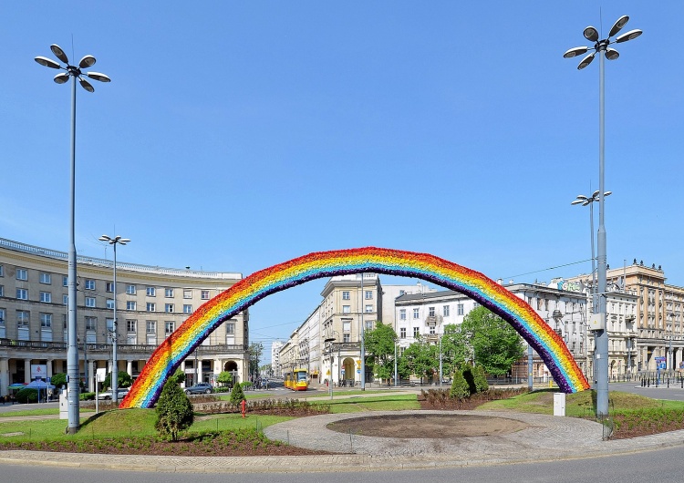 „Tęcza” na placu Zbawiciela w Warszawie, 2014 r. Na plac Zbawiciela wróci „tęcza” LGBT