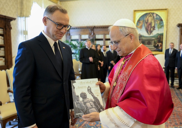 Andrzej Duda i Leon XIV Andrzej Duda zaprosił papieża Leona XIV do Polski