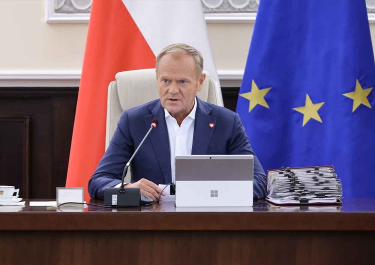 Donald Tusk Pożary i sytuacja na granicy. Tusk zwołuje pilne spotkanie