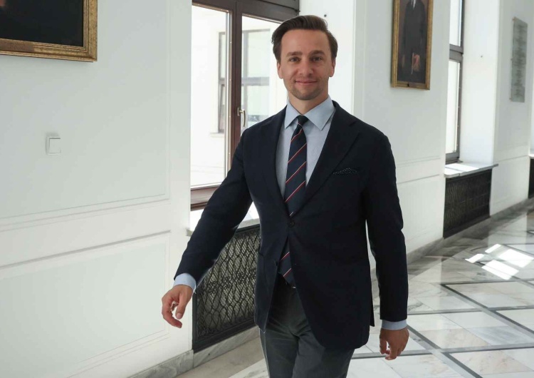 Krzysztof Bosak Bosak wspiera formacje obywatelskie.