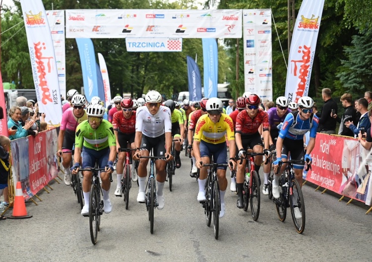 Start czwartego etapu 36. MWKSiO 36. Wyścig Solidarności i Olimpijczyków. Kolarze już na trasie czwartego etapu