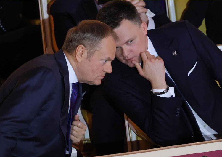 Premier Donald Tusk i marszałek Sejmu Szymon Hołownia W koalicji wrze.
