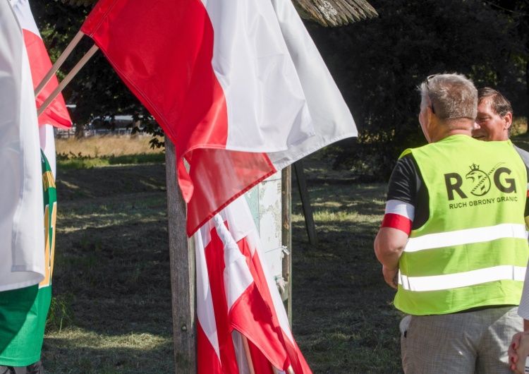 Członek Ruchu Obrony Granic Niemieckie media: Ruch Obrony Granic torpeduje niemiecką politykę migracyjną