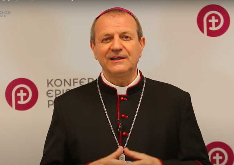 abp Tadeusz Wojda SAC Przewodniczący KEP zwraca się do wiernych z okazji wakacji [video]