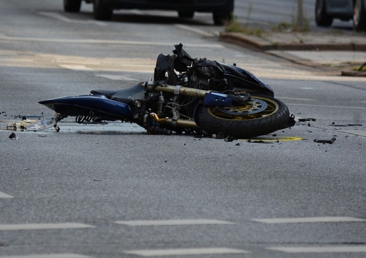 motocykl Zginęli ojciec i 13-letni syn. Są zarzuty dla podejrzanych ws. wypadku na Wisłostradzie