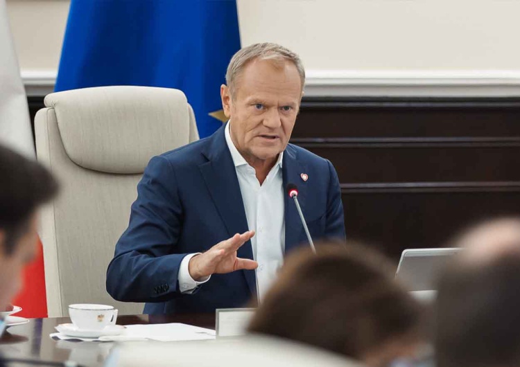 Donald Tusk Rząd chce zmian polskich symboli narodowych. Ruszyły prace