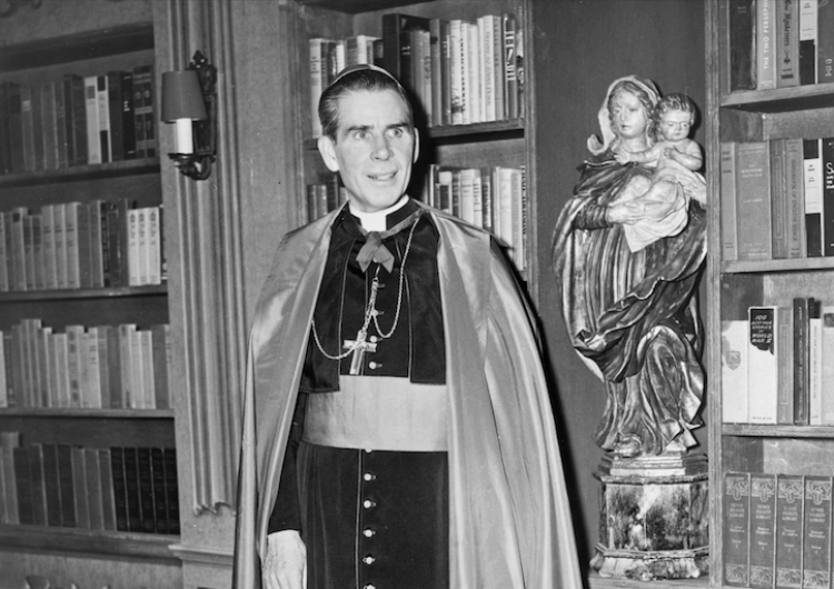 abp Fulton Sheen Amerykańscy nowożeńcy proszą papieża o beatyfikację abp. Fultona Sheena