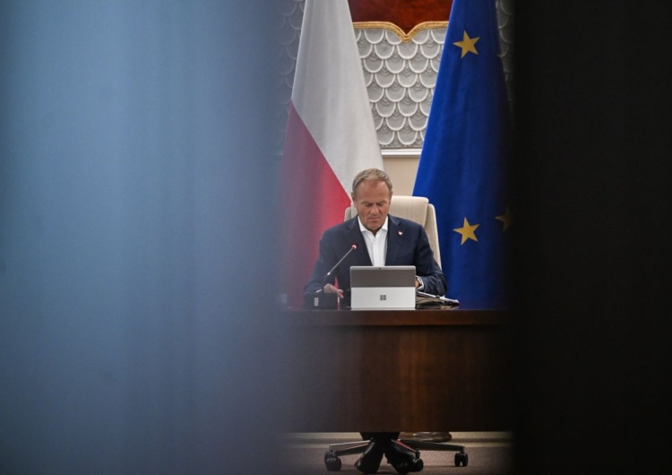 Donald Tusk Koniec ery Tuska za rok? Strategia PO przed wyborami parlamentarnymi
