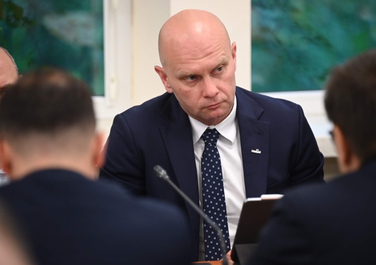 Bartłomiej Mickiewicz Bartłomiej Mickiewicz: Rząd powinien wznowić negocjacje dotyczące wzrostu wynagrodzeń w sferze budżetowej