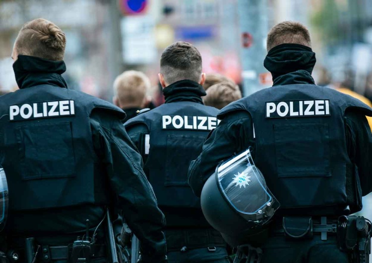 Niemiecka policja – zdjęcie ilustracyjne Imigranci odsyłani do Polski. Są dane niemieckiej policji