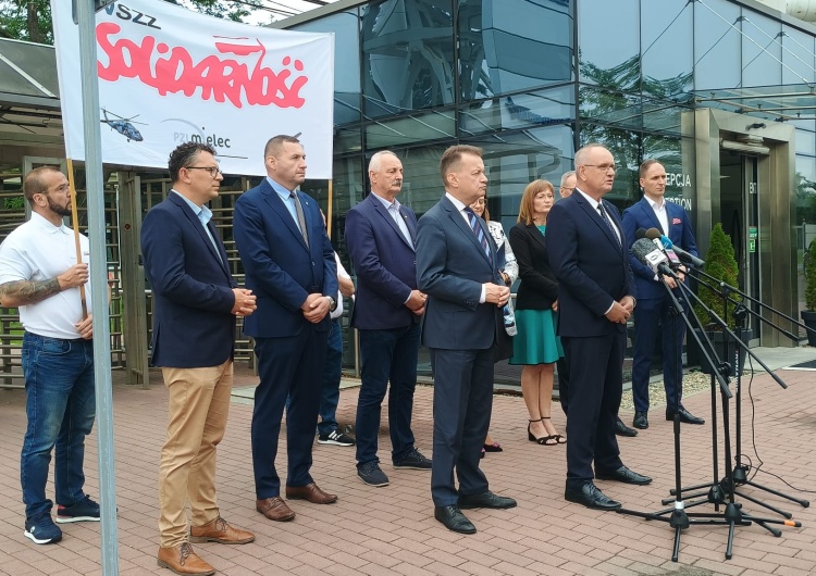 Konferencja prasowa przed PZL Mielec Mariusz Błaszczak: Anulowanie zamówień śmigłowców w PZL Mielec oznacza zahamowanie rozwoju wojska