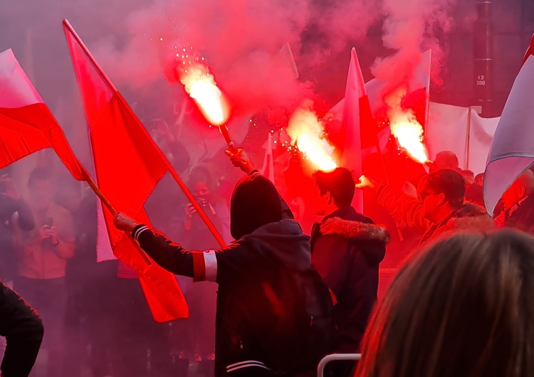 Marsz Niepodległości 2021, zdjęcie podglądowe Ordo Iuris zapewni pomoc prawną uczestnikom antyimigranckich manifestacji