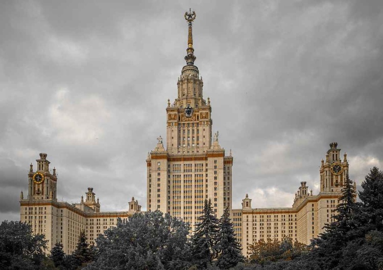 Moskwa Moskwa zwiesza loty. Ukraińskie drony atakują czwartą noc z rzędu 