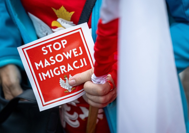Demonstracja antyimigrancka Polemika z listem pasterskim kard. Rysia ws. imigrantów: mamy do czynienia z ograniczaniem wolności słowa