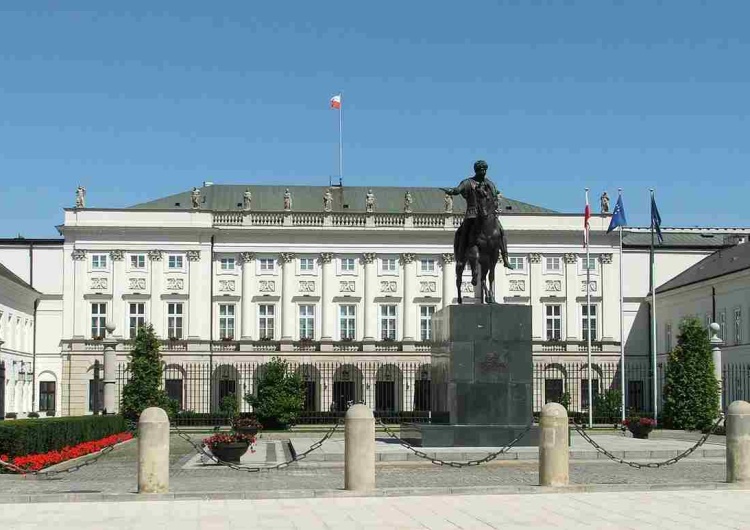 Pałac prezydencki w Warszawie Dr Kontek, ekspert koalicji 13 grudnia, wzywa do unieważnienia wyborów prezydenckich
