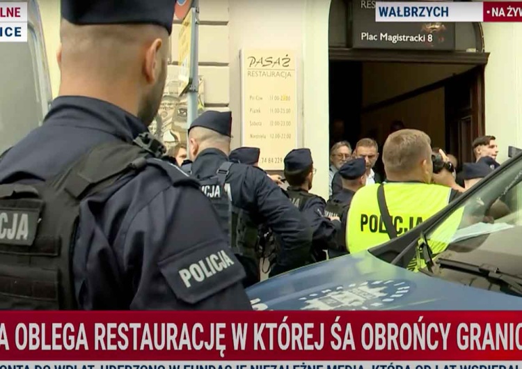 Policja otoczyła restaurację w Wałbrzychu, w której zebrali się członkowie Ruchu Obrony Granic Policja otoczyła restaurację w Wałbrzychu, w której zebrali się członkowie Ruchu Obrony Granic