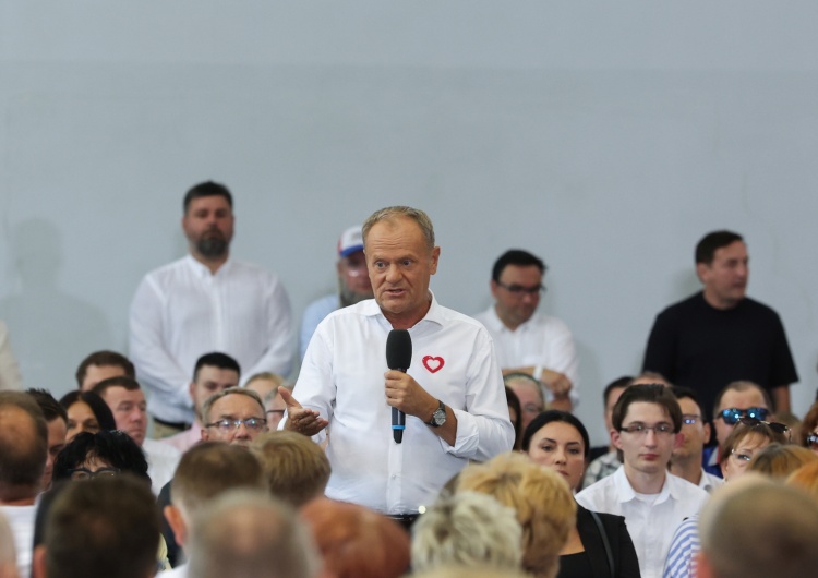 Donald Tusk na spotkaniu w Pabianicach