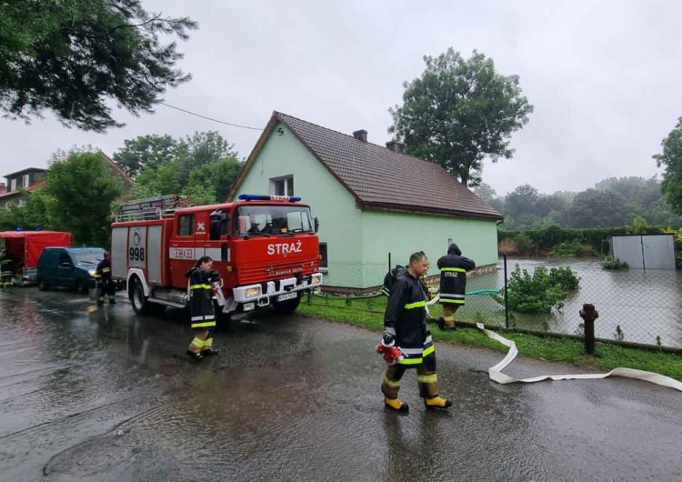 Działania PSP i OSP na terenie woj. opolskiego w związku z występującymi warunkami atmosferycznymi Ulewy nad Polską. Burmistrz Nysy uderza w Wody Polskie