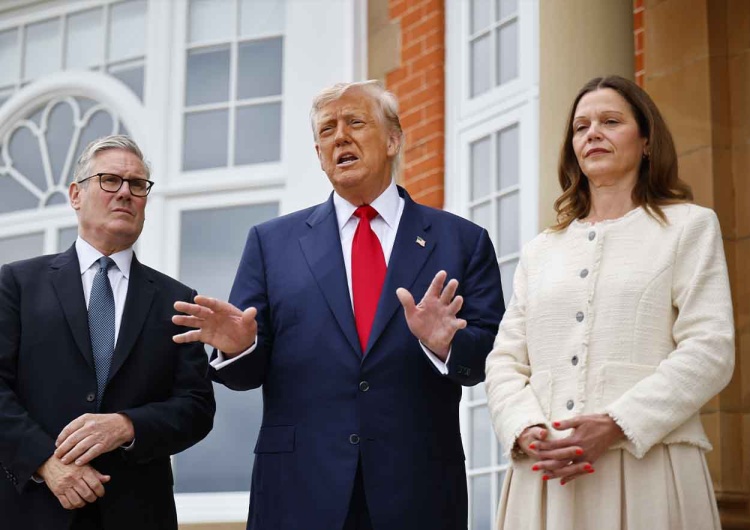 Donald Trump podczas spotkania z Keirem Starmerem Nagły ruch Trumpa: Skracam czas, który dałem Putinowi