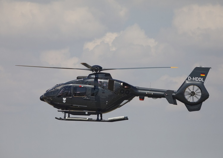 Niemiecki Eurocopter EC135, zdjęcie poglądowe Katastrofa wojskowego śmigłowca w Niemczech. Nie żyją 3 osoby