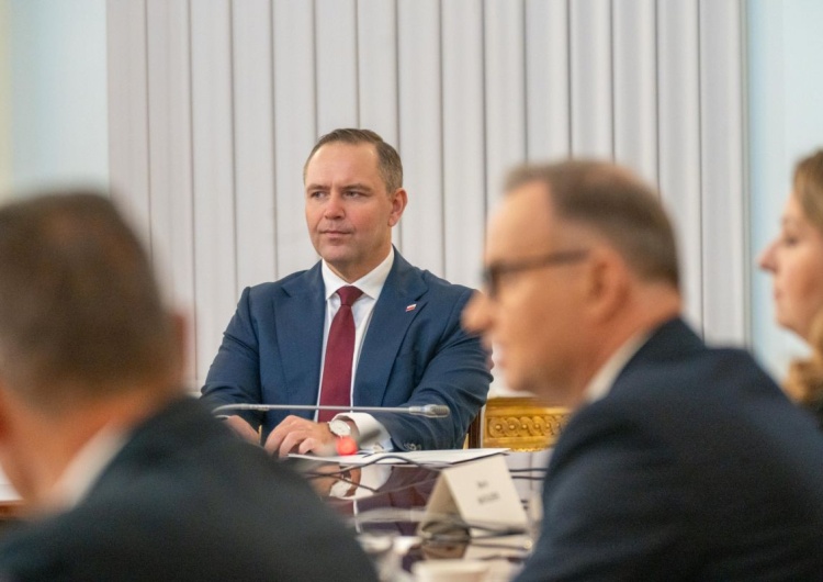 Karol Nawrocki Karol Nawrocki liderem rankingu zaufania Polaków. Sondaż