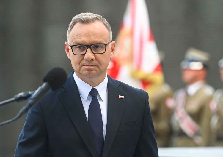 Prezydent Andrzej Duda odebrał odznaczenie Jolancie Lange vel Gontarczyk Prezydent odebrał odznaczenie Jolancie Lange vel Gontarczyk