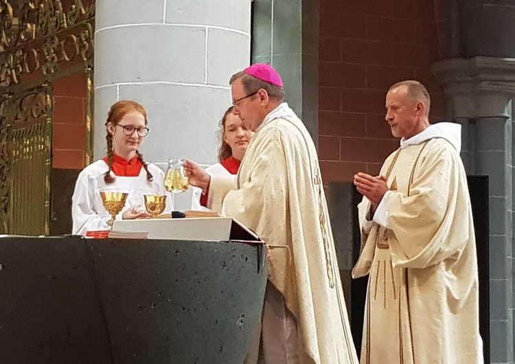 bp Georg Bätzing i służba liturgiczna Statystyki niemieckiego Kościoła nie budzą entuzjazmu. Bp Georg Bätzing zauważa jednak