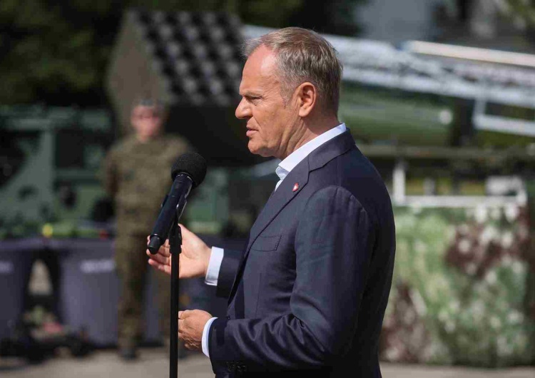 Donald Tusk Żurek zwalnia i zawiesza sędziów. Tusk grozi: To dopiero rozgrzewka
