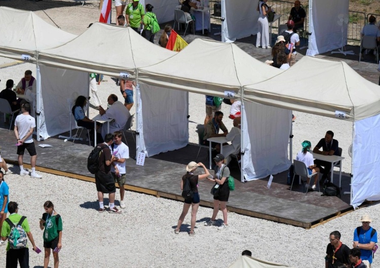 Circo Massimo, Jubileusz Młodych Dzień Pojednania na Jubileuszu Młodych. Tysiące osób przystępuje do spowiedzi
