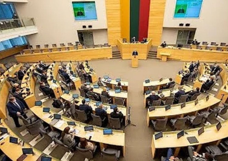 Litewski parlament Premier Litwy podał się do dymisji. Wśród nowych kandydatów jest Polak