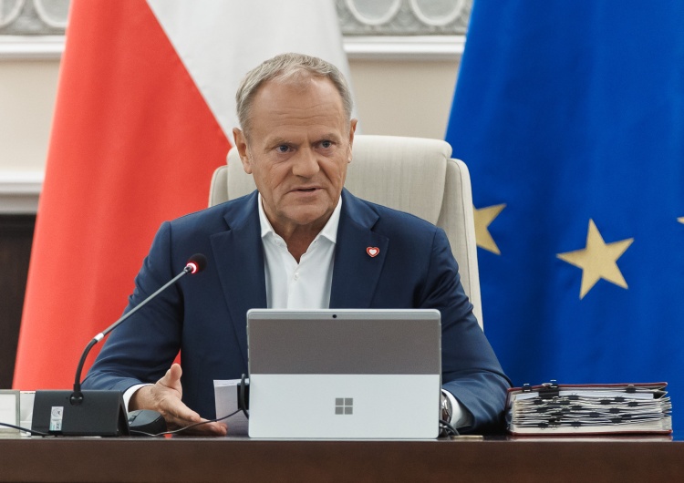 Donald Tusk Złe wieści dla Tuska. Polaków zapytano o dymisję szefa rządu [SONDAŻ]