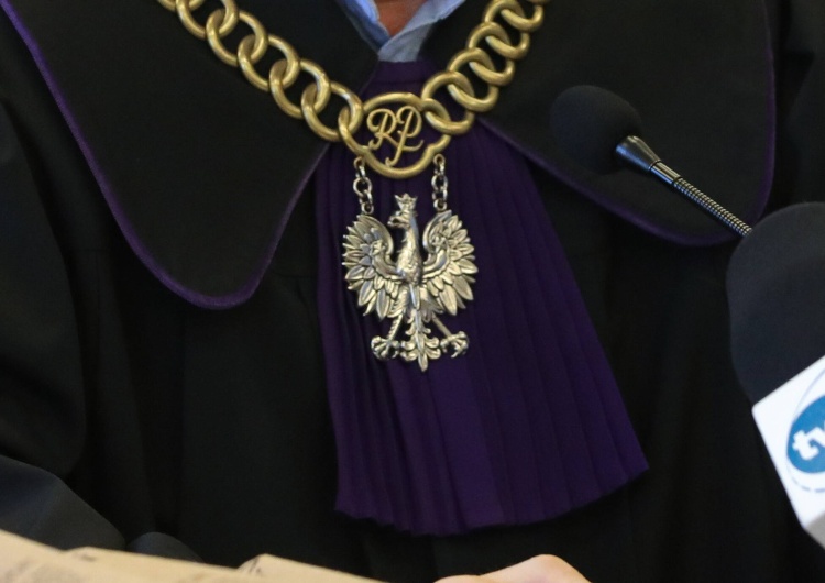 Łańcuch sędziowski, zdjęcie poglądowe Zwrot ws. Pawła Rubcowa. Sąd Okręgowy zabiera głos