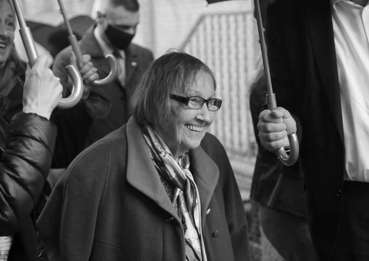 Nie żyje Jadwiga Morawiecka, matka byłego premiera Mateusza Morawieckiego Nie żyje Jadwiga Morawiecka. Były premier przekazał smutne wieści
