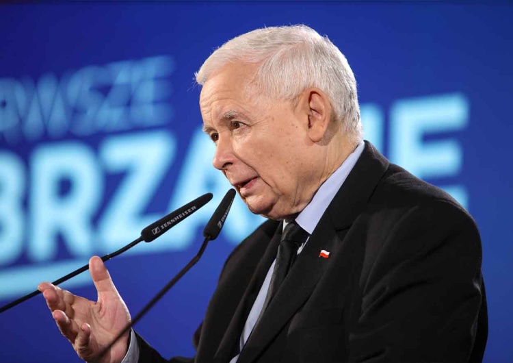 Jarosław Kaczyński w Zabrzu Kaczyński ostrzega przed udawanym zwrotem w prawo PO. Padło nazwisko