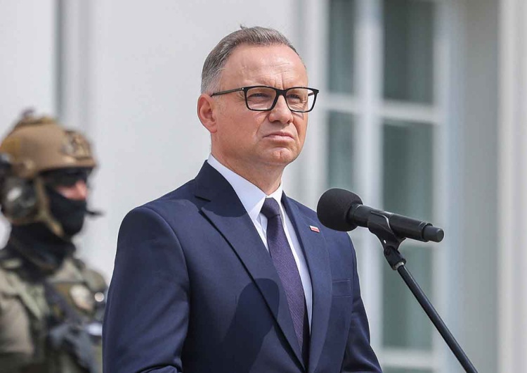 Prezydent Andrzej Duda Zwrot ws. spotkania prezydenta Dudy z Hołownią. 