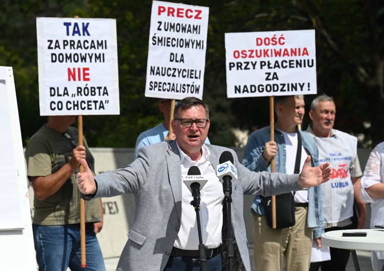 Waldemar Jakubowski Nauczyciele zrzeszeni w Solidarności pikietowali przed Sejmem