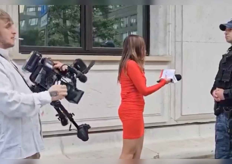Justyna Dobrosz-Oracz z TVP Info w likwidacji pod Sejmem Dobrosz-Oracz niewpuszczona do Sejmu. Nagranie obiegło sieć