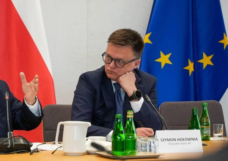Szymon Hołownia Złe wieści dla Hołowni. Polacy zabrali głos ws. jego wejścia do rządu [SONDAŻ]