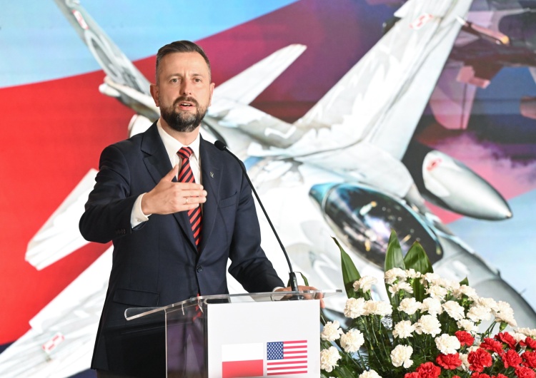 Władysław Kosiniak-Kamysz Modernizacja polskich F-16. Kosiniak-Kamysz podpisał umowę wartą niemal 4 mld dolarów