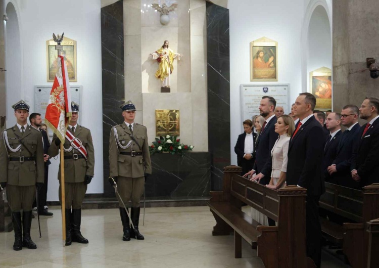 Święto Wojska Polskiego. Msza za ojczyznę  Kapelan Wojska Polskiego: Honor i moralność ważne jak siła bojowa