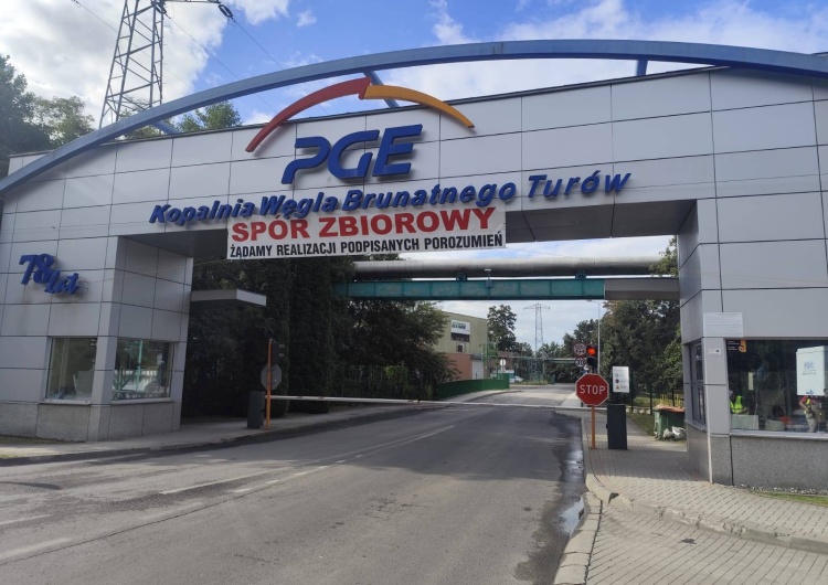  Związki zawodowe weszły w spór zbiorowy i oflagowały zakład KBW Turów