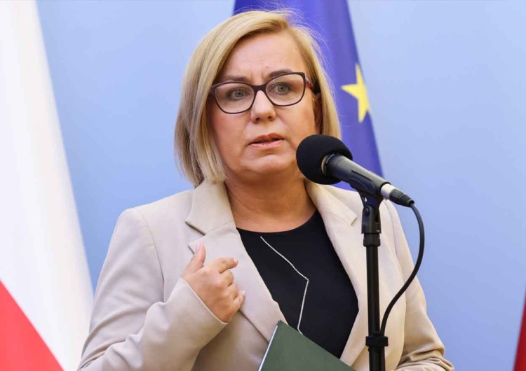 Minister klimatu Paulina Hennig-Kloska Hennig-Kloska nie poddaje się ws. wiatraków: