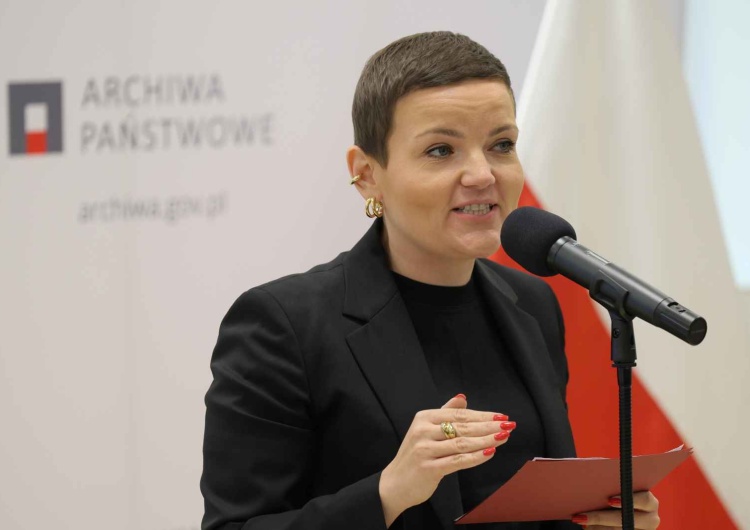 Minister Marta Cienkowska Ministerstwo kultury tłumaczy się z kosztów podróży Cienkowskiej. Wszystko przez